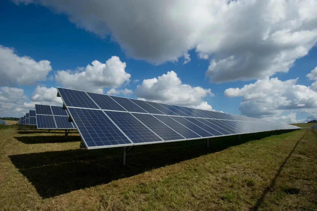 do solar panels work on cloudy days?