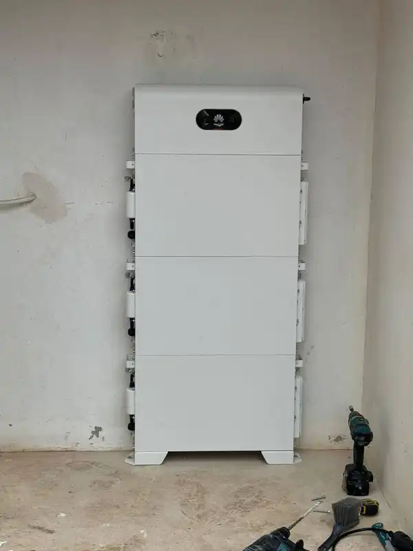 Installation von Solarbatterien